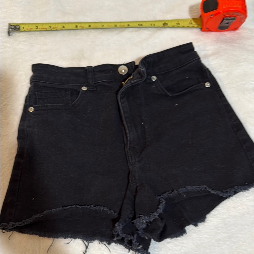 Divided Black Jean Shorts with Frayed Hem